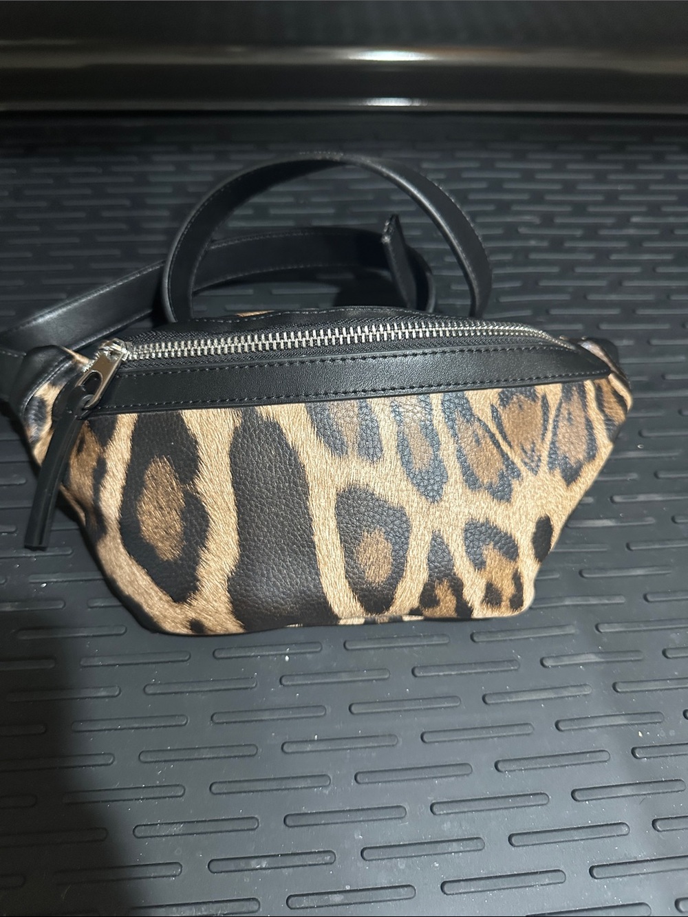 Leopard Print Crossbody Bag with Black Trim - Chic Hands-Free Style